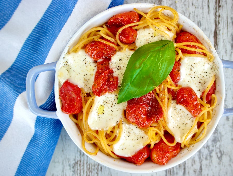 Tomato & mozzarella spaghetti bake